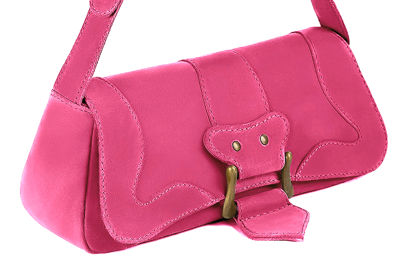 Fuschia pink women's dress handbag, matching pumps and belts. Front view - Florence KOOIJMAN